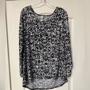 Lularoe Floral Black and White Women's Top Large